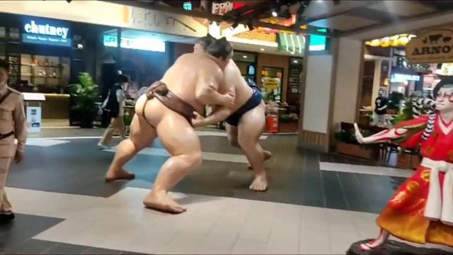 Обзор торгового центра Терминал 21. Паттайя смотреть онлайн