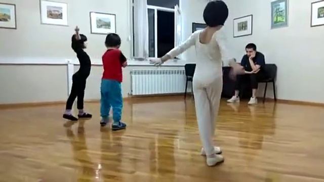 Урок Хип - Хопа💃💃💃 смотреть онлайн