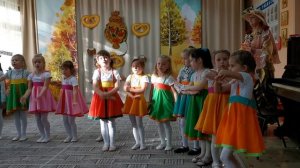 Песня "Пошла Дуня за водой"