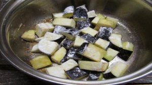 Суп из баклажана с помидором и перцем