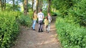 прикол. динозавр в парке. страшная находка живого динозавра.