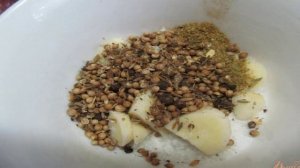 Соленое сало с чесноком и специями