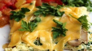 Омлет с шампиньонами, сыром и шпинатом