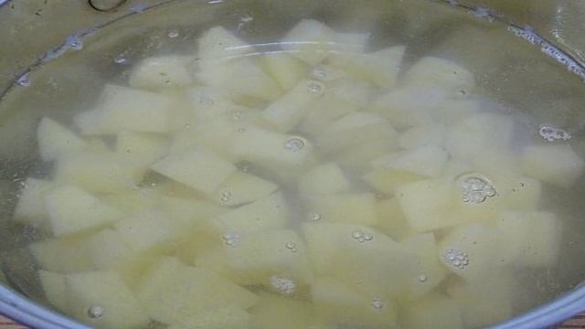 Рассольник из малосольных огурцов