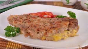 Свиной стейк с сыром в микроволновке