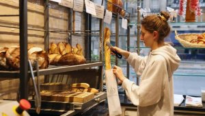 Французы остались без хлеба из-за закрытия пекарен 1 мая