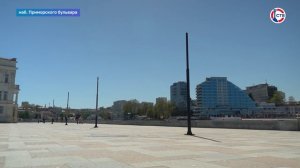 На набережной Приморского бульвара начали установку фонарей