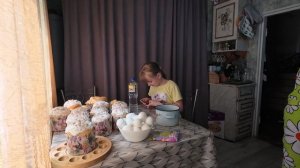 Покрасили яйца.Приготовили любимый коктейль.Жизнь в селе 19.04.2025