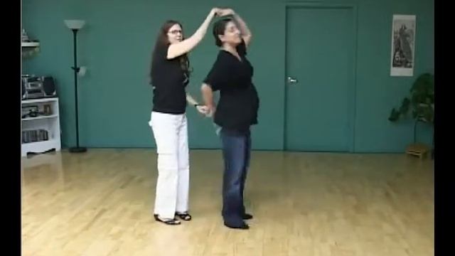 Setenta con Gancho: Cuban Salsa Move Shown by Danceintime смотреть онлайн