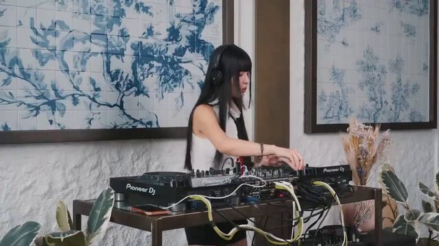 YOUNA   Melodic Techno & Progressive House DJ Mix 15 @ Poli I Dubai