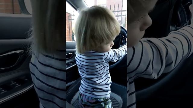 За рулем #длядетей #детскиепесенки #владкашоколадка