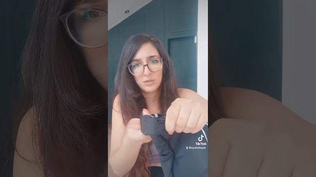 Comparing Uniqlo mini shoulder bag to the Uniqlo women cross body bag comparison review & thoughts смотреть онлайн