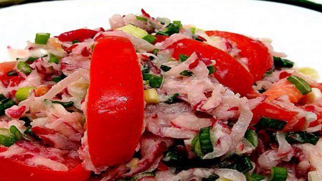 Салат с острой заправкой.