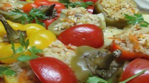 Фаршированные перцы запеченные с овощами