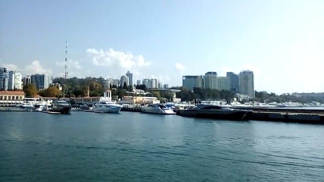 Сочи. Круиз на теплоходе Дагомыс. Вид на морвокзал со второй палубы.