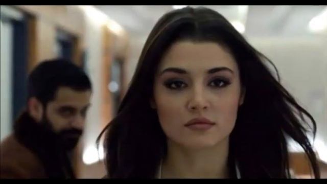 Ханде Эрчел отреагировала на слова Керема Бюрсина, как только вернулась из отпуска! смотреть онлайн