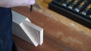 Демонстрация традиционного пазо-шипового соединения мастером Масао