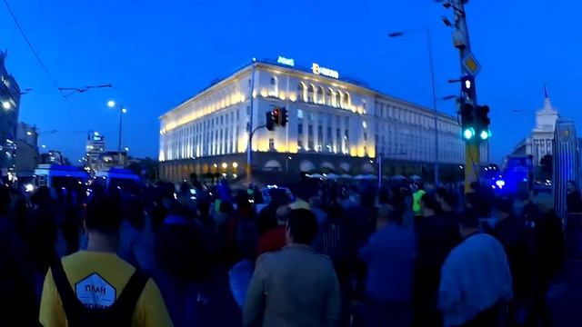 Блокада в центъра на гр. София на протест и шествие до площад Независимост ...#ГешевЕПозор #оставка смотреть онлайн