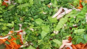 Морковный салат с ветчиной