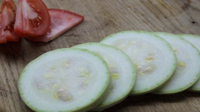 Запеченные кабачки с фаршем под сыром