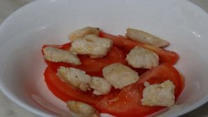 Салат с авокадо и курицей