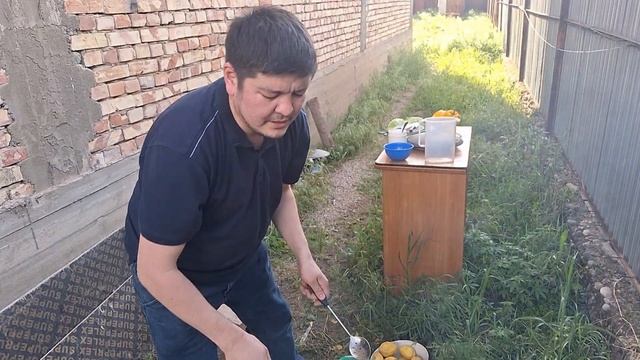 Ребра с картошкой на костре. По эксклюзивному рецепту Анварджона смотреть онлайн