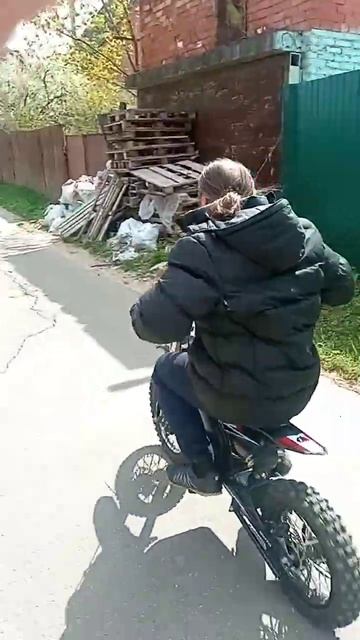 Первый опыт катания на электро-мопеде.