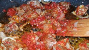 Гуляш свиной с подливой