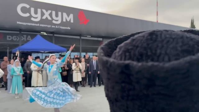 ✈️Сегодня в Сухуме с торжественной программой встретили первый за более чем 30 лет борт из Москвы!✈️