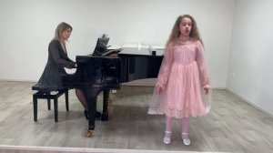 Луцевич София, 10 лет, А  Аренский Птичка летает