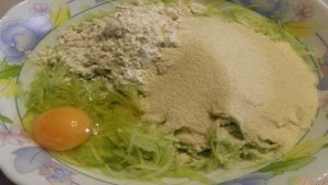 Пицца на кабачках с помидорами и сыром