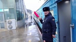 Казахстан в декабре.Перон железнодорожного вокзала