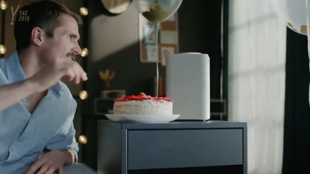 Супер Корова озвучивает Яндекс.Станцию смотреть онлайн