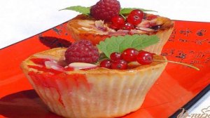 Корзиночки творожные со смородиной и малиной
