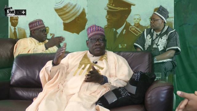 PAUL BIYA et OBIANG NGUEMA ONT ETE FORME PAR AHIDJO PRESQUE SIMULTANEMENT