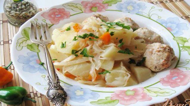 Немецкое жаркое с фрикадельками
