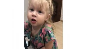 Девочка Смеётся как принцесса до слёз (нет)