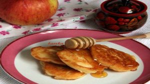 Оладьи с яблоком