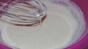 Заливной пирог с шампиньонами, луком и морковью