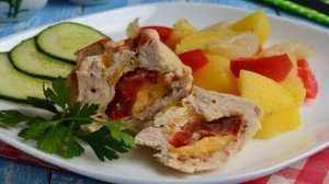 Куриные мешочки с сыром и овощами на пару