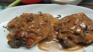 Курица с эстрагоном под соусом