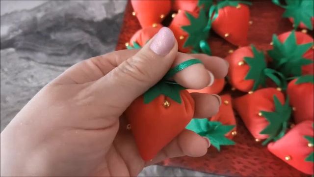 Клубника - реквизит для аниматоров , для детских и взрослых праздников, клубничных вечеринок.