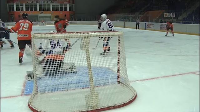 А накануне гостями «оранжевых» стали хоккеисты клуба «СКА-Нева» смотреть онлайн