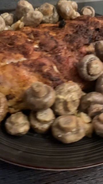 Рёбра с грибами в духовке. смотреть онлайн