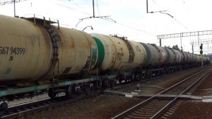 Тепловоз ЧМЭ3-3739 с грузовым поездом из наливных цистерн