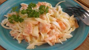 Салат из семги и кальмара