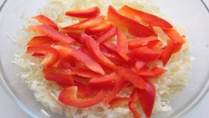 Салат из пекинской капусты с огурцом и болгарским перцем