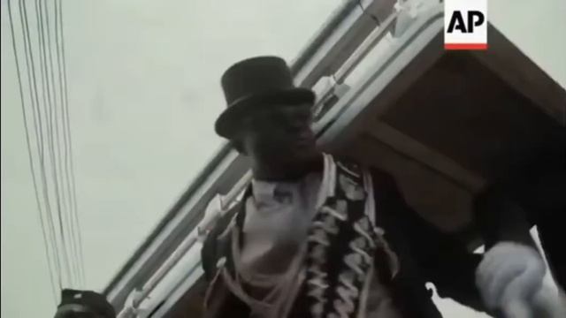 Негры танцуют с грабом! смотреть онлайн