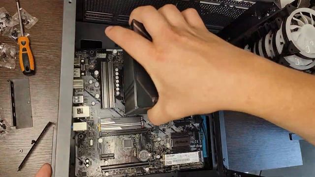 ЧТОЗАПК за 80К / Народный игровой ПК в 2024 / AM4 будет жить вечно / Ryzen 5 5600 + RTX4060Ti