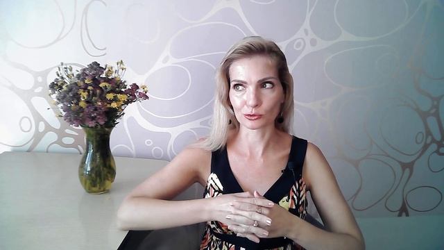 Одна подруга всё повторяла за другой, а потом еще соблазнила ее мужа